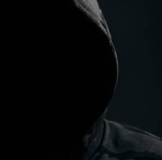 Después de muchos años tuvimos acceso al expediente del infiltrado número 1261 del cártel de Sinaloa. 

Y es impresionante conocer los detalles de cómo El Chapo, intentó comprar y traer a México armas de guerra y destrucción, que incluso, podían derribar aviones comerciales 🧵