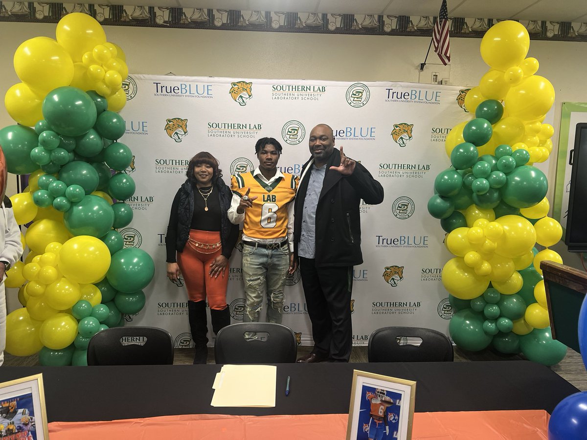 Was a blessing signing yesterday had a great time <a href="/LCU_Wildcats/">Louisiana Christian University Wildcats</a> <a href="/JeritRoser/">Jerit Roser</a> <a href="/CoachTWilson22/">Tommy Wilson</a> #nextchapter 🔵🟠