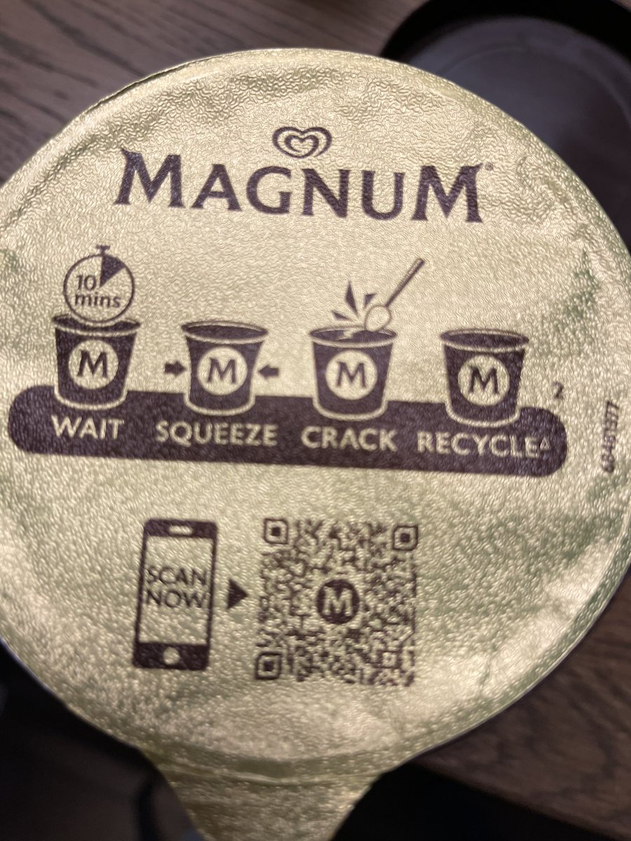 nick1boot's tweet photo. @MAGNUM_NL  Mag ik de inhoud ook eten ?😜😂 https://t.co/ongr321Pcc