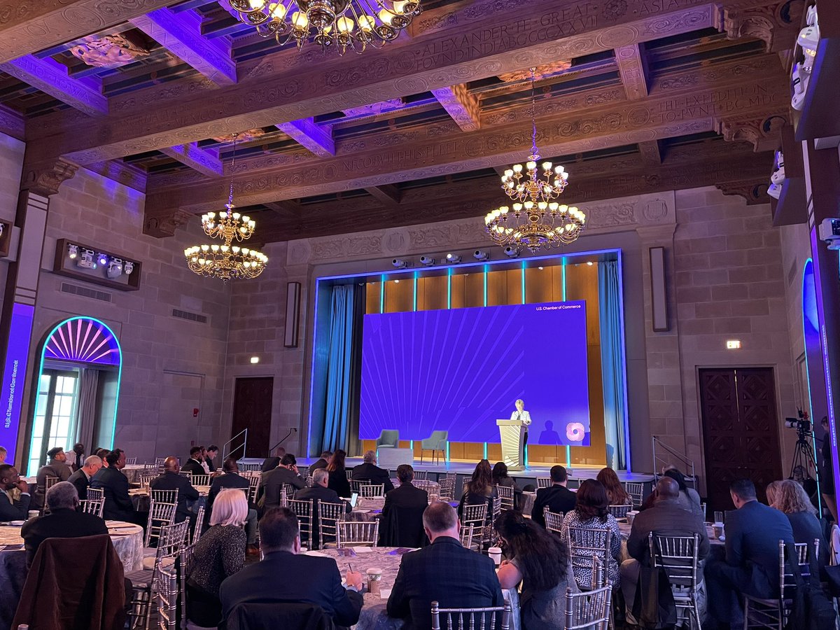 GSA Administrator Robin Carnahan speaking h at Chamber of Commerce Digital Transformation Summit. Her message: Get the damn web sites to work! #chamberdigitalsummit #GSA