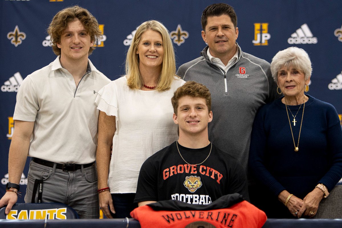 therichwinkler's tweet photo. Very proud of our son Max @Wink2005 who signed his commitment to @GroveCtyCollege yesterday to study mechanical engineering and play football. Max had many opportunities for college, but God pointed us to GCC as the place to mentor him these next 4 years. #grover #440forever https://t.co/PXAHOlM9qI