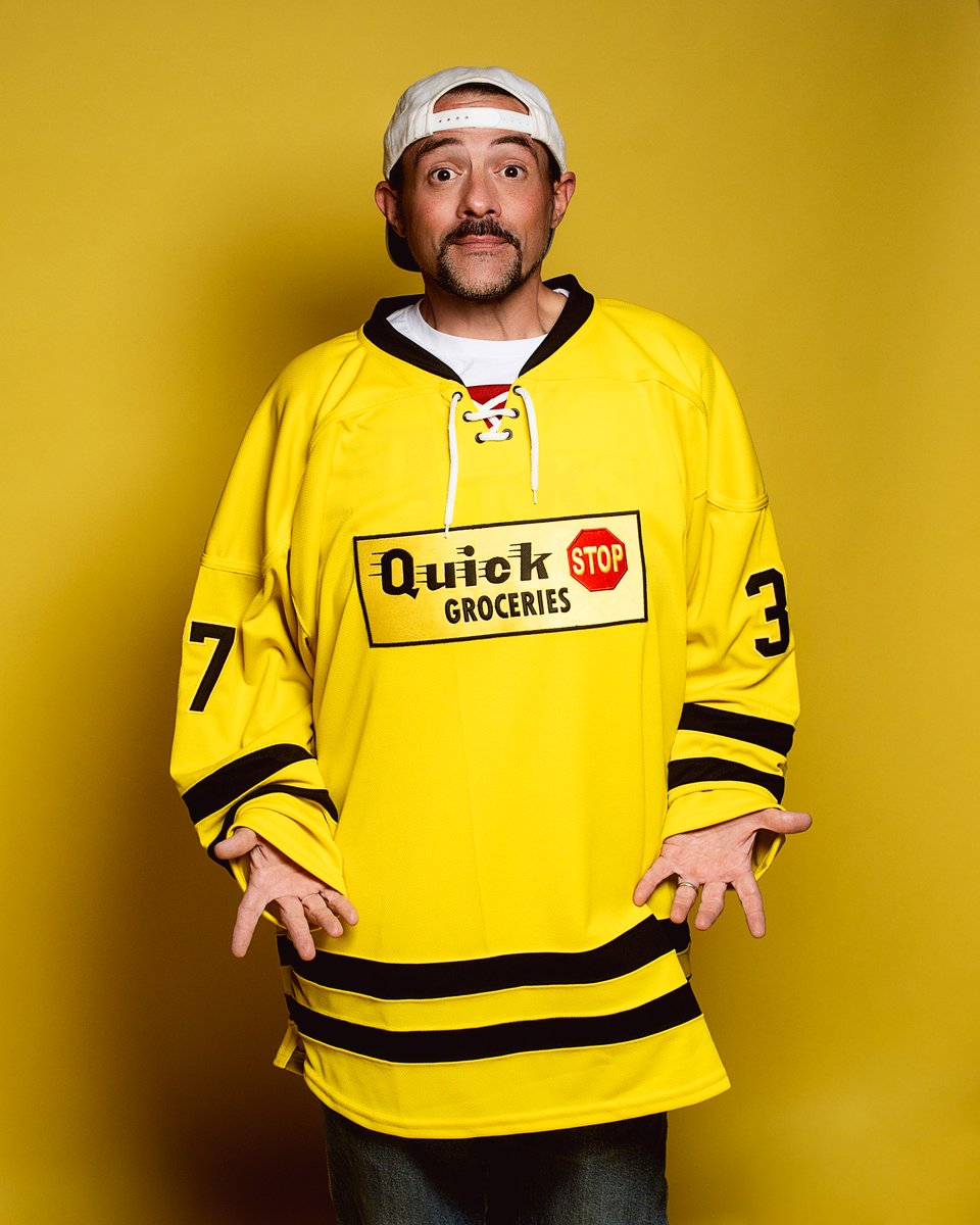 I'm not even supposed to be here today! 🏪
@thatkevinsmith #clerks #clerksmovie #clerks3 #quickstop #quickstopgroceries #viewaskew #viewaskewniverse #hockeyjersey #hockeyjerseys #kevinsmith