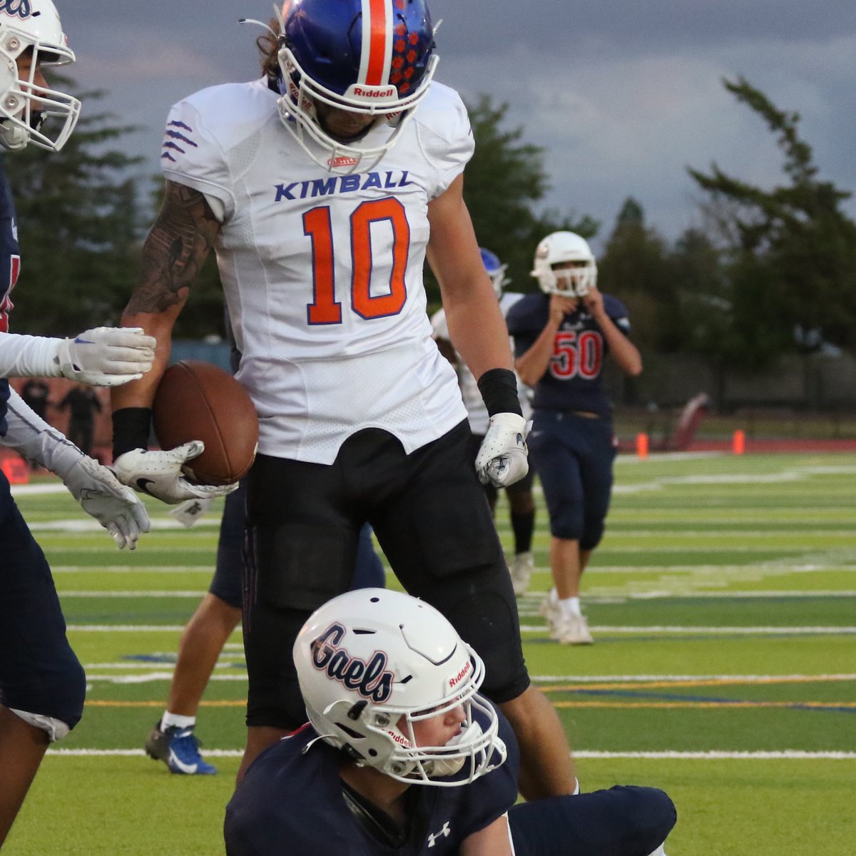 TravisMarieiro's tweet image. 6’1 185lb ATH UNSIGNED❗️
1st All League WR
2X All league OLB
1,258 Total Yards
66 tackles
hudl.com/video/3/127370…