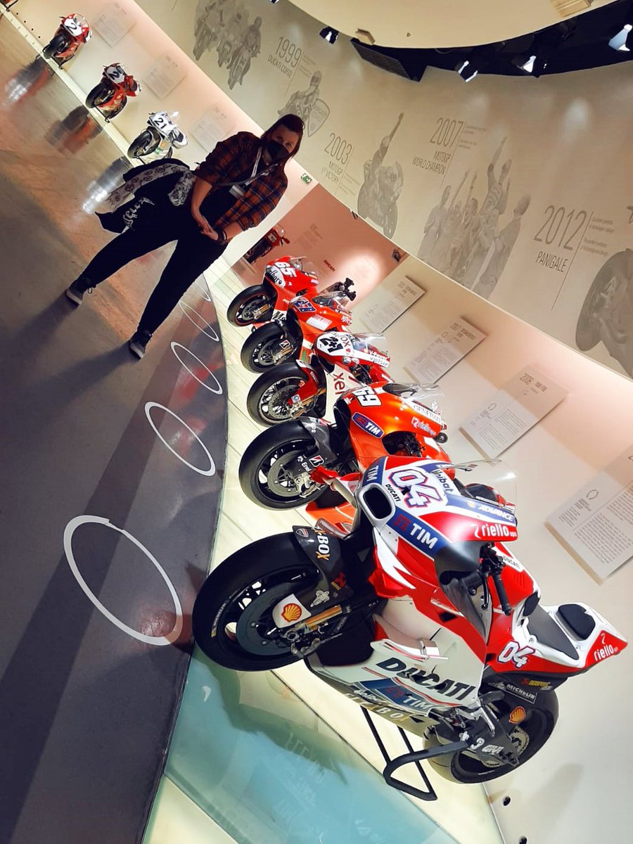 isladelcocoink's tweet image. The Artist ✏️ //🏍️ The Art
#theartisttheart
.
.
❤️🩹 #ForzaDucati