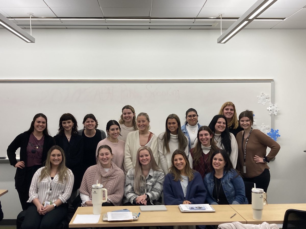lamiller1999's tweet photo. Five HCPS first year teachers and May 2022 ELED graduates (seated) returned to the TUNE Center Feb. 1 for Seminar to share advice for our current student teachers @George D. Lisby and Riverside Elementary School. ⁦⁦@TowsonCOE⁩ ⁦@TowsonELED⁩ ⁦@HCPSRecruiter⁩ https://t.co/CaYVgprPeh
