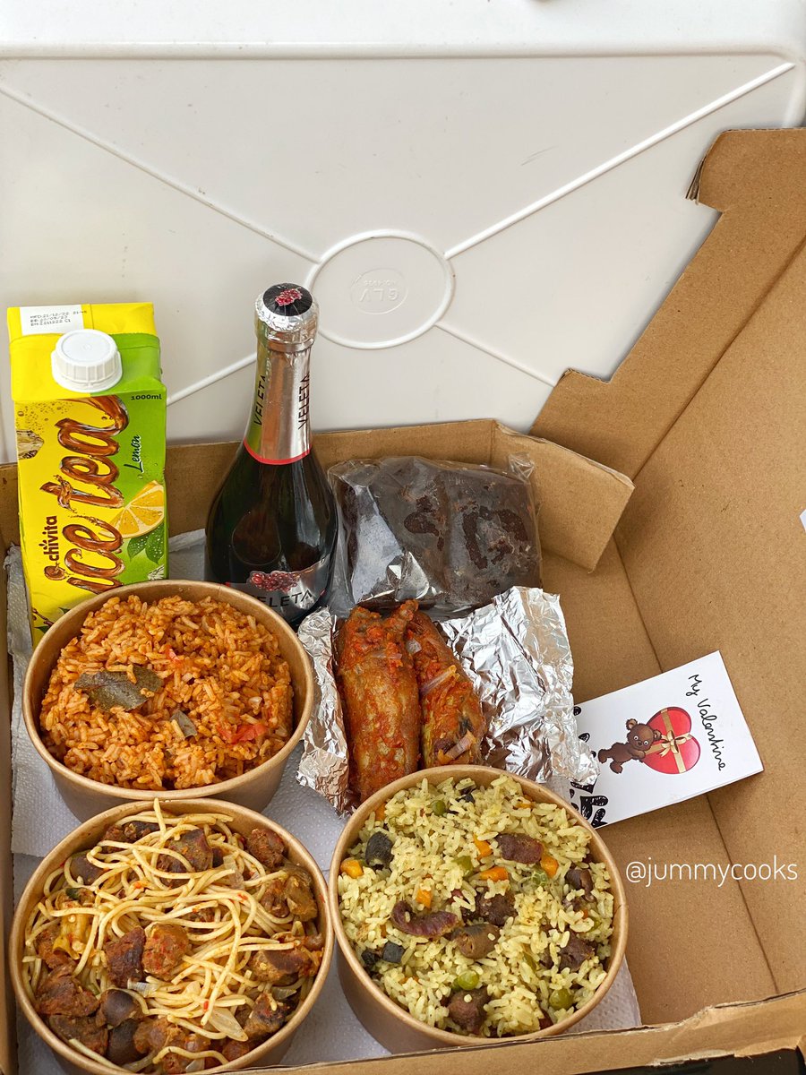 jummycooks's tweet photo. Valentine gift box and bags for you and yours 
1st frame 16k(asun fried rice, jollof rice, asun pasta, turkey, banana bread, juice/wine)

2nd frame 10k

3rd frame 7,500 Naira only.

 All prices excluding delivery charges
Order ends on the 12th of February 2023 9pm.

Please rt🙏🏾 https://t.co/gBiERQrW4g