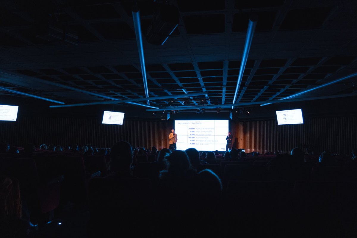 ¡Presentación de la XII edición de Feelmotion! 

Hoy hemos conocido la temática de esta nueva edición de @esne_feelmotion, el Festival Internacional de Cortometrajes organizado por la Universidad, y ha resultado ser... ¡COLOMBIA! 🇨🇴

Algunas fotos de hoy 👇🏼