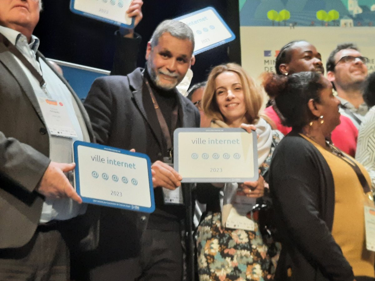 villeagen's tweet photo. #VillesInternet2023 En 2023, #Agen, « territoire d'excellence numérique » depuis 2021 obtient une nouvelle fois  le LABEL VILLE INTERNET 5@ parmi 257 collectivités participantes 🏆 https://t.co/kur2clJCm3