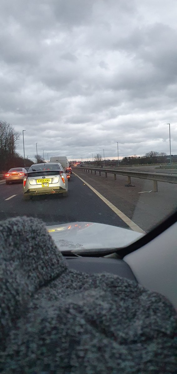 Hi @DARRENDMKFM and <a href="/LiaCRadio/">Lia Christodoulou 🎈</a> A421 busy back to easgle roundabout <a href="/mkfm/">MKFM 106.3</a>