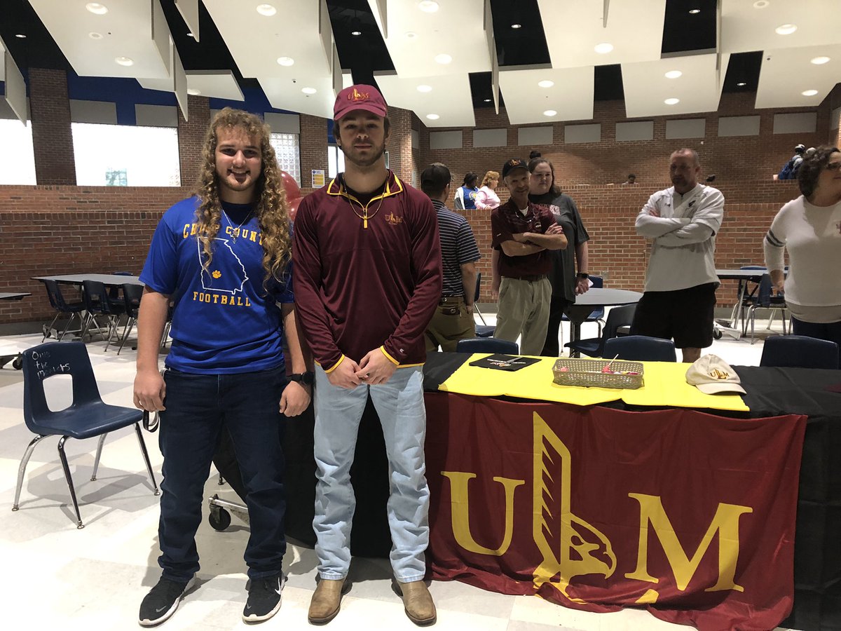 Huge congrats to my boy <a href="/David_mitchell9/">David Mitchell</a> it was an honor being able to snap to you and now you’re on to greater things.<a href="/ULM_FB/">ULM Football</a> you just got “One” Go be great Foot🦵🦶💙💛💙💛