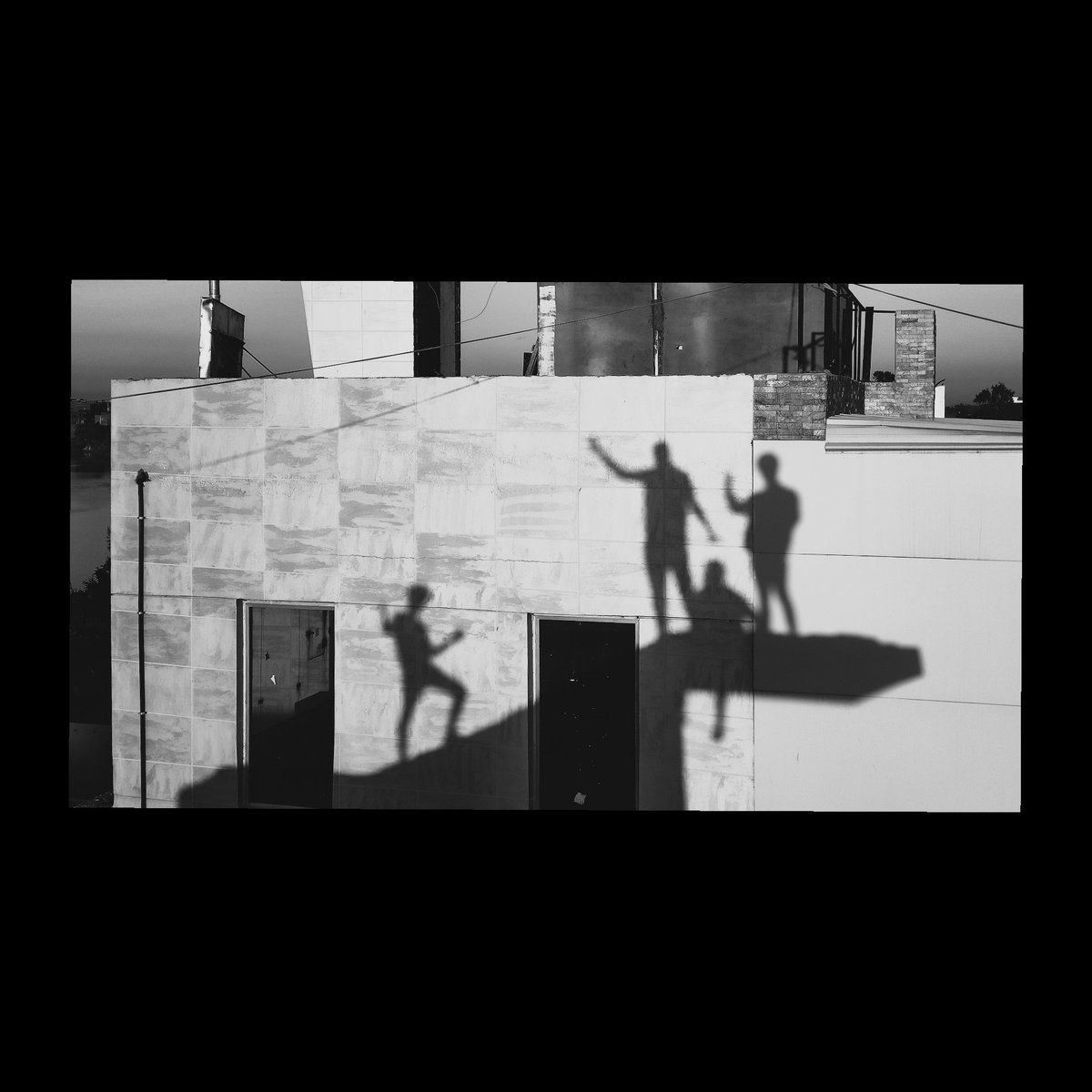 jrmana3_'s tweet photo. The shot                 The shooter https://t.co/skYg1TuiOp