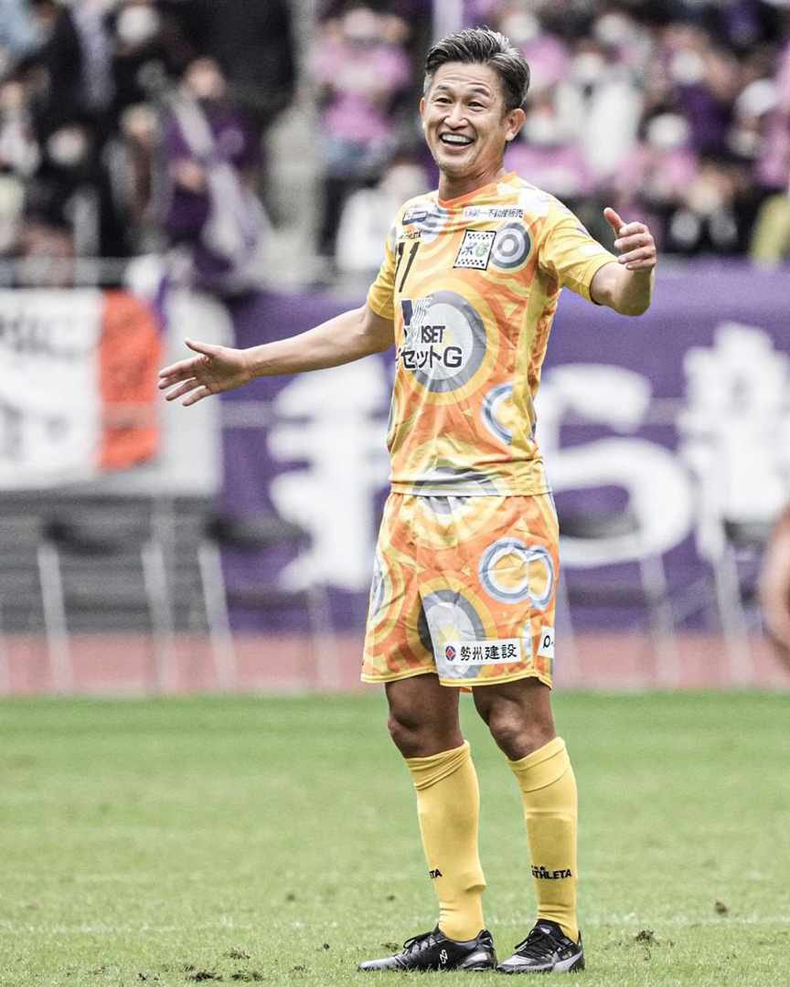 andy_addai8's tweet photo. 55-year-old Kazuyoshi Miura has signed on loan with Portuguese second division team Oliveirense. His professional career started in 1986. Incredible ๐ท๐ #Abeiku Santana #La Masia #Manchester United https://t.co/wUbTGY0nsY