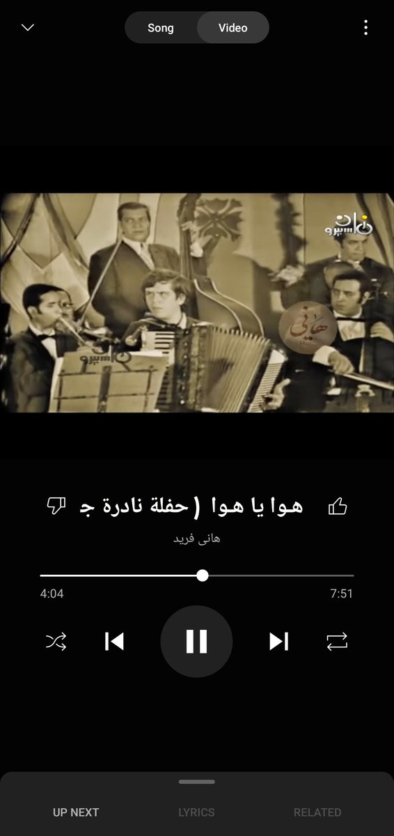 ElashhabM's tweet photo. مكتبة ماسبيرو دي المفروض تبقي مفتوحة للناس 
 الشريعي ورا عفاف راضي  
https://t.co/505kScKv3h https://t.co/B4vaCAc7U4