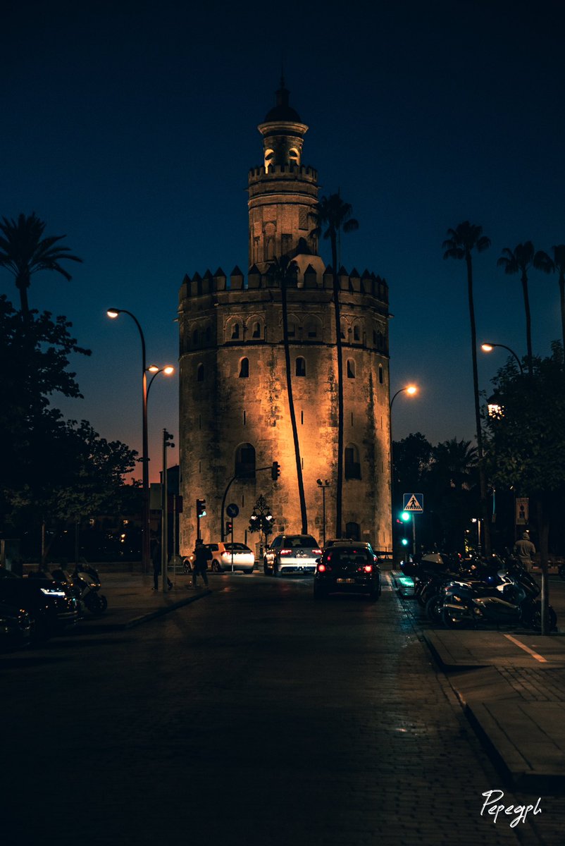 pepegph's tweet photo. La noche de Sevilla🌙 https://t.co/O3Cf4BcFuU