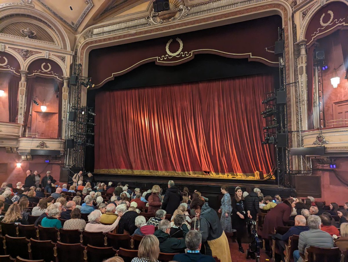 Our S2s enjoyed a day out to the theatre today to see JB Priestley’s An Inspector Calls! 🔎 Thank you to Mr Welsh for organising this experience. 👏 <a href="/knoxacademy/">Knox Academy</a> <a href="/captheatres/">Capital Theatres: Festival, King’s & Studio</a>