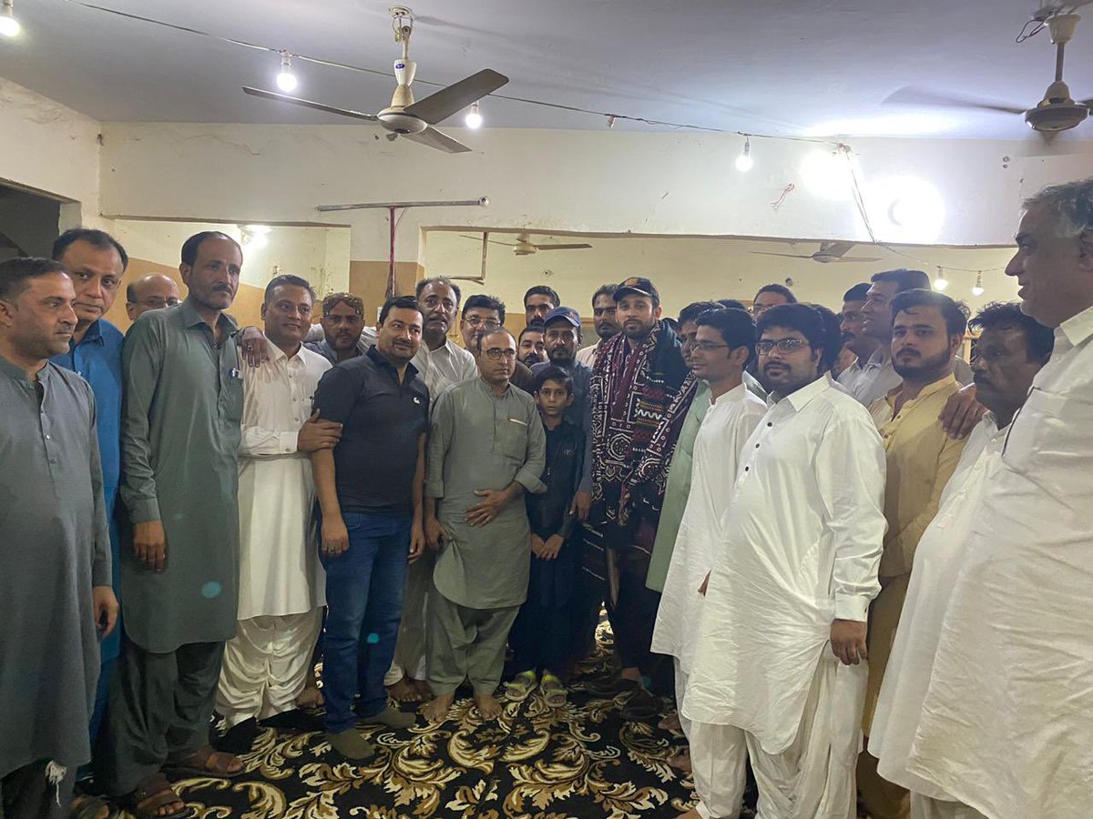 zarain_m's tweet photo. گڈانی اور حب ک عوام کساتھ… #lasbela #Balochistan https://t.co/ViorS5DjFs