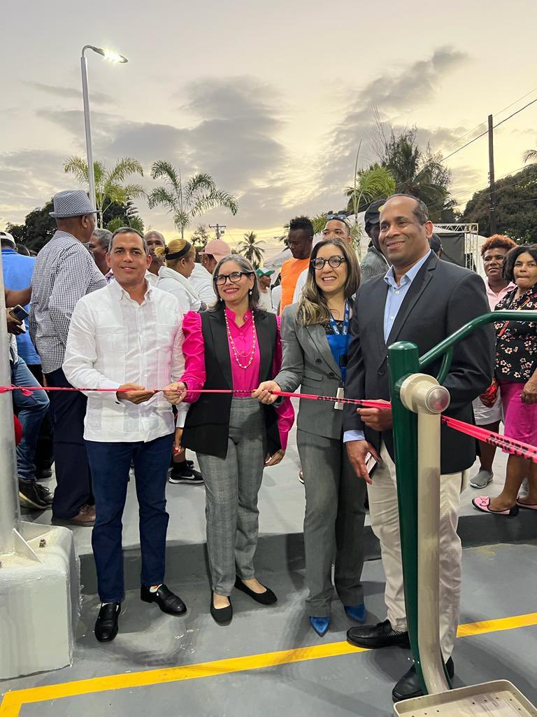 piisard's tweet photo. ▫️El jueves 26 de enero del presente año PIISA participó en la inauguración del Parque de la Salud en la comunidad de Gringo, Haina, concebido y ejecutado por el Alcalde Municipal, @Osvaldorodríguez, con la contribución conjunta de #PIISA y #ASOBAL para el equipamiento. https://t.co/iLj5JfC1OU