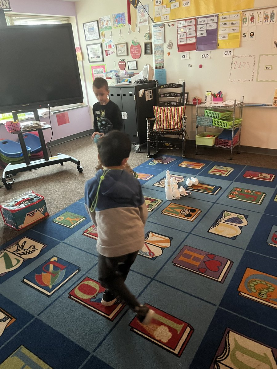 BrittanyEmbler's tweet photo. We are finishing our Economics Unit by having community stores today and tomorrow! These Kinders did the best job buying and selling at the stores today! What creative ideas they all had! I’m a proud teacher! @oakgrovees @JoTysor #itsbeterinthegrove https://t.co/VBRx9CgDSi