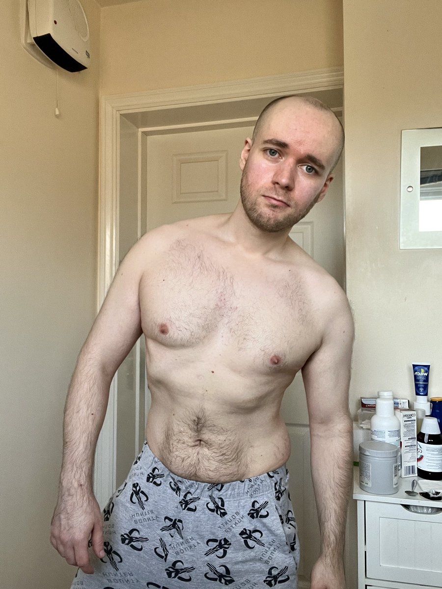 NathanielAMann's tweet photo. Never sure what I can be arsed to put on Twitter anymore so here’s some partial nudity, ooooh. https://t.co/6xGGWOkFod