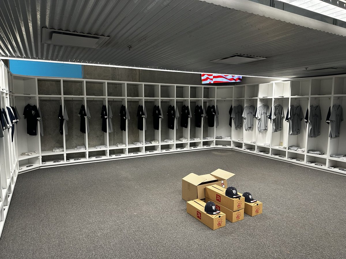 UVFbaseball's tweet photo. Super excited to announce that our latest project has been completed ✅! A 45 man ⚾️ locker room has been completed in our Capeci building on campus! The guys have worked tremendously hard to fundraise &amp; improve the program &amp; now it is paying off!!! #ForgeOn⚒️ https://t.co/gCxCId1fzq