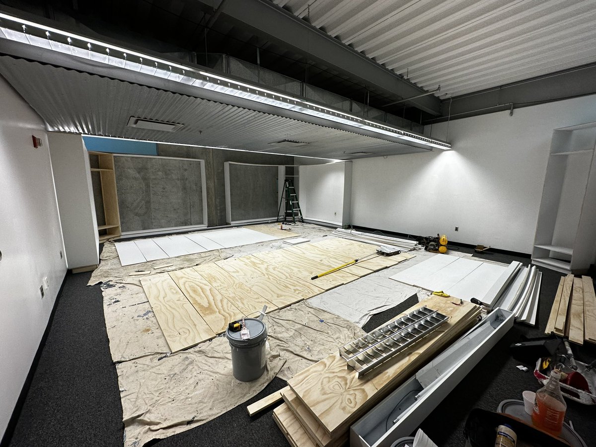 UVFbaseball's tweet photo. Super excited to announce that our latest project has been completed ✅! A 45 man ⚾️ locker room has been completed in our Capeci building on campus! The guys have worked tremendously hard to fundraise &amp; improve the program &amp; now it is paying off!!! #ForgeOn⚒️ https://t.co/gCxCId1fzq