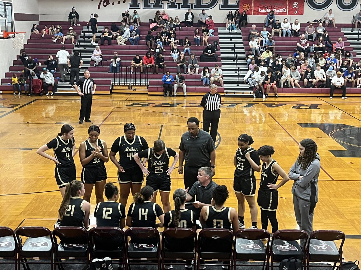 Alexis_H2025's tweet photo. Dear basketball, you’ve taught me so much, how to be coachable,tough, and never give up, this year was the one of the best years with my girls, we made so many memories that will never be forgotten!! Now… on to softball season😁💪🏽 #GoPanthers https://t.co/P6TUqRxN87