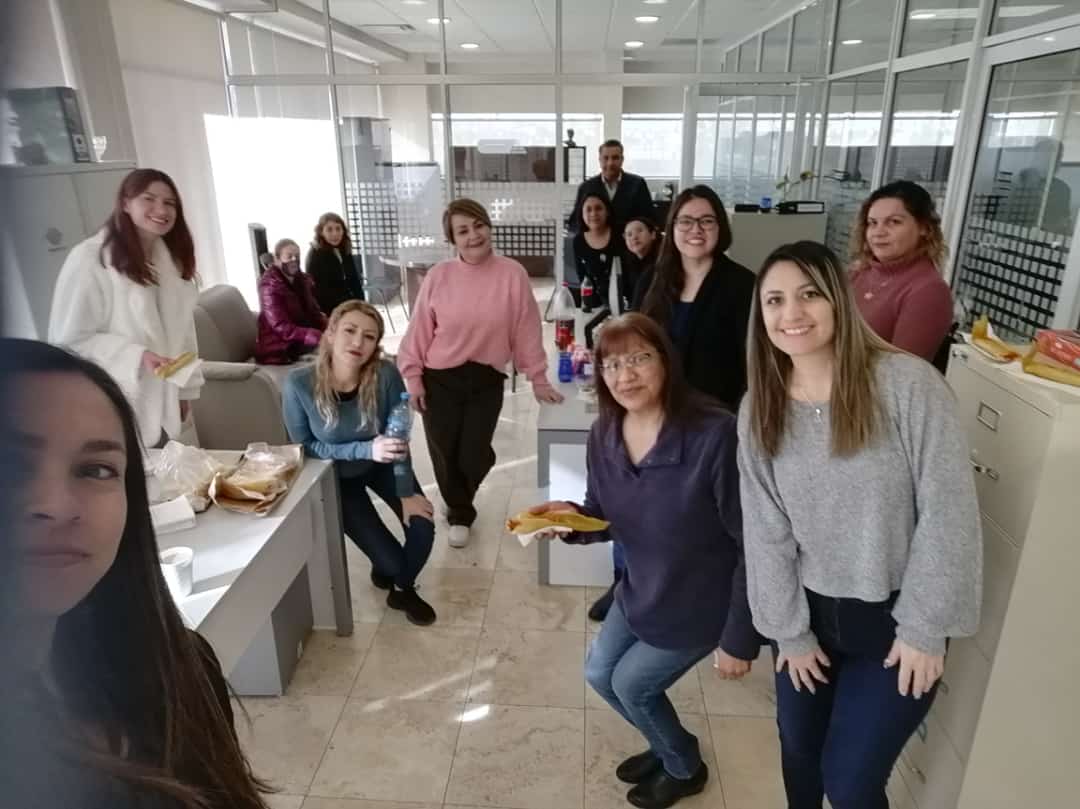 Día internacional del tamal desde el departamento de Secretaría Académica de la Facultad de Medicina y Ciencias Biomédicas de la UACh....tradiciones son tradiciones y más cuando se pueden comer....