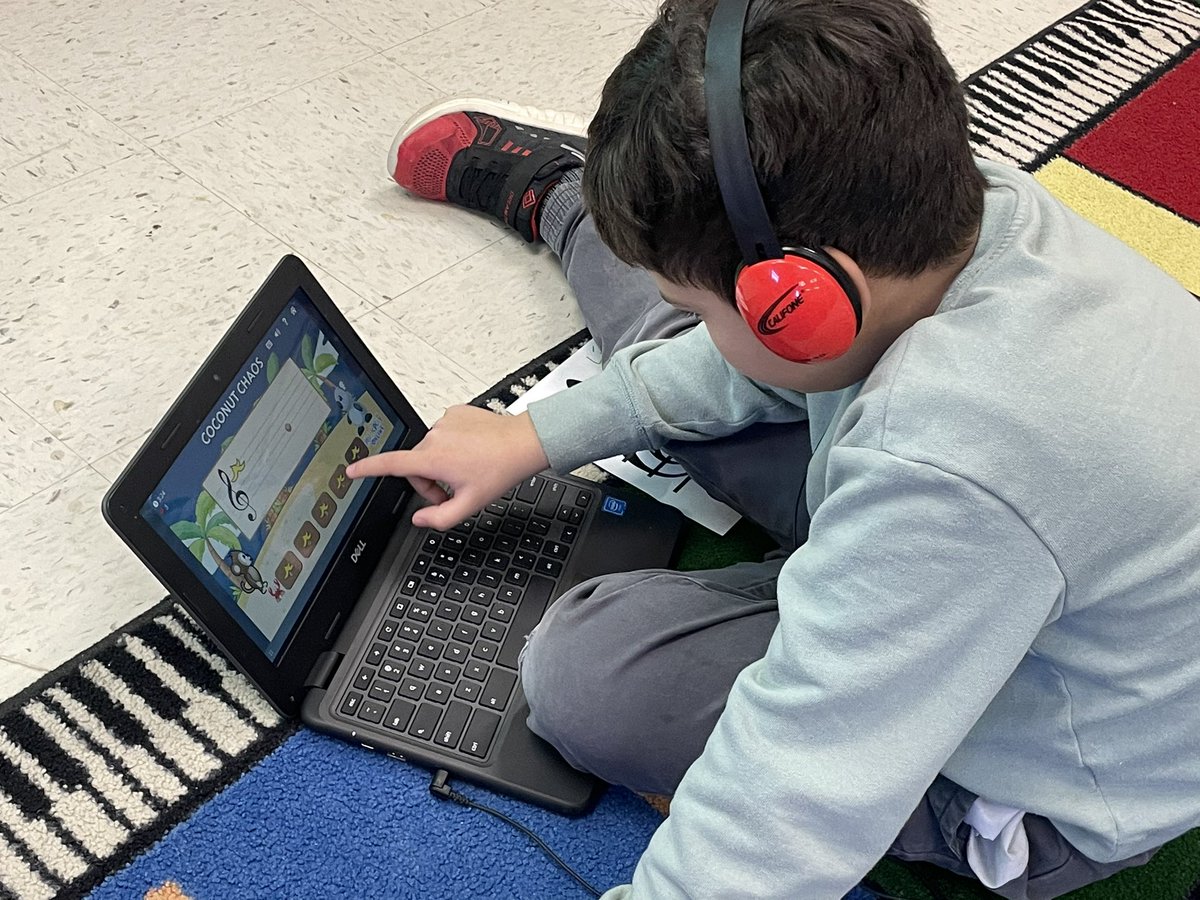MrsB323's tweet image. 3rd Grades had a great time reinforcing their music reading skills by playing “coconut chaos”! They’re going to rock their recorders! #WeAreElementary @MusicplayTV @North_Tweets #Proud2BNorthies.
