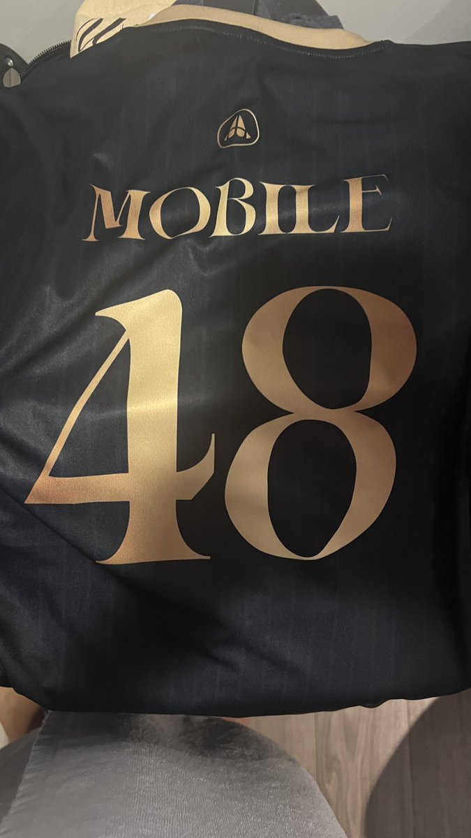 Lol just got my Mobile Tshirt from the token exchange. #MobileBNK48 #MOBYe