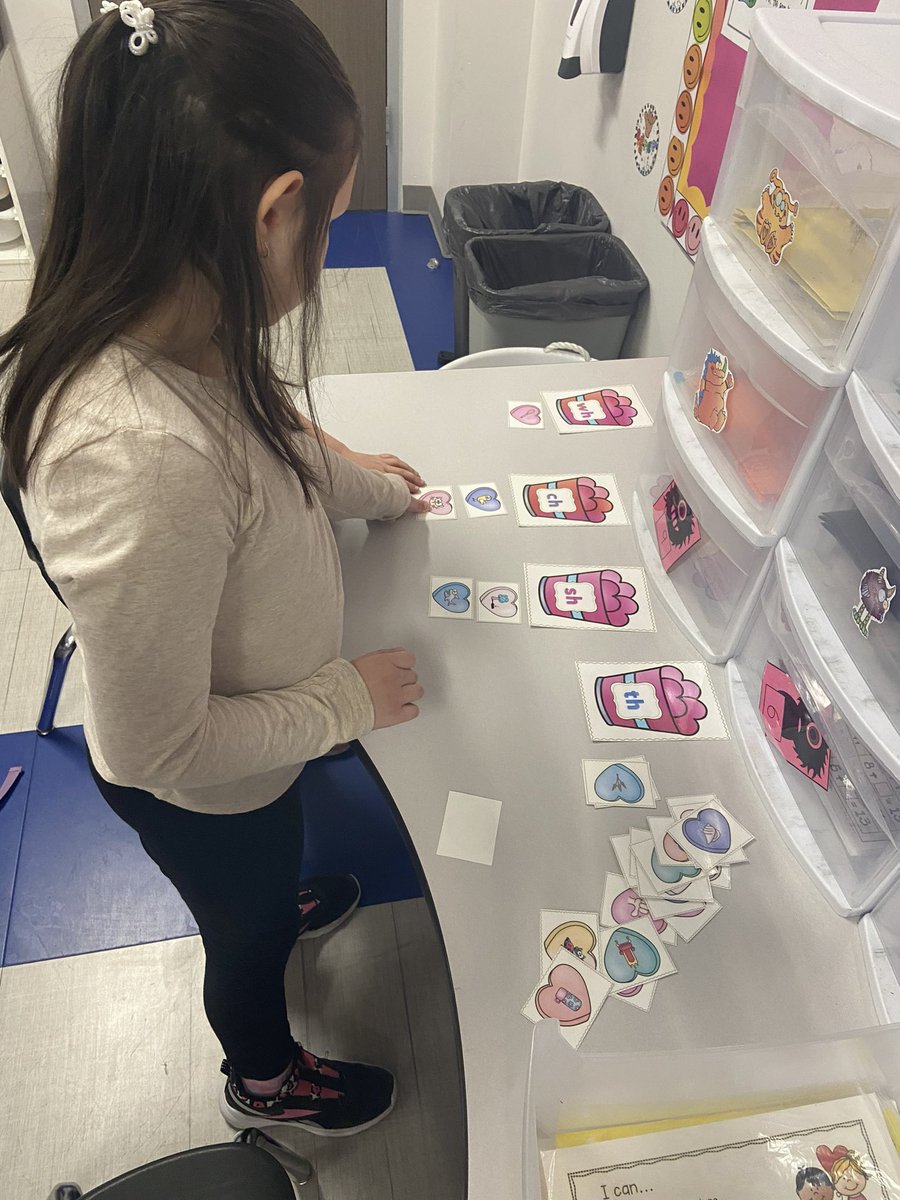 Mcbee1st's tweet photo. Loving our new Valentine themed reading stations ♥️ super proud of these awesome Lagway learners!! @WISDLagway https://t.co/YkVVNQPxD8