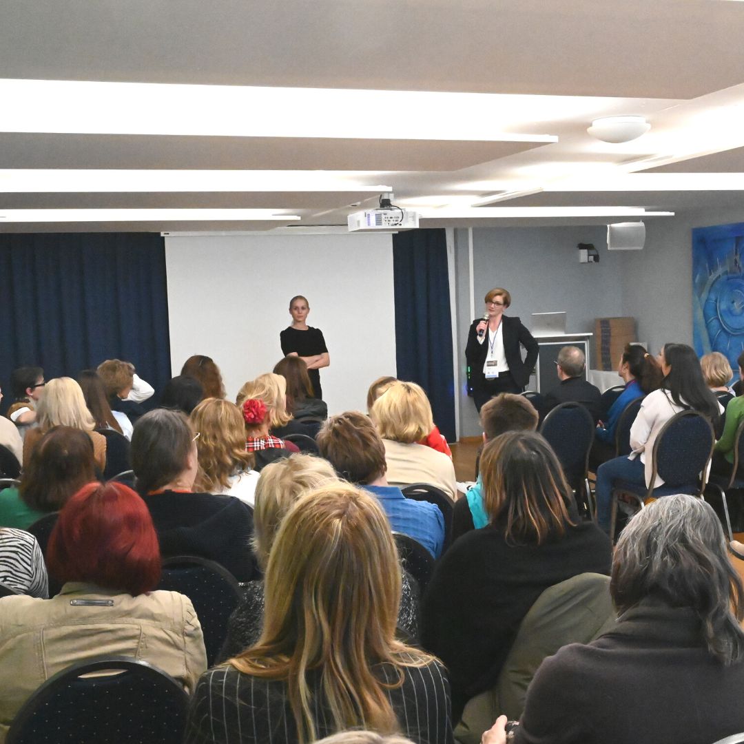 Rund 90 Expertinnen und -experten haben beim heutigen 4. Zürcher Oberländer #Brustkrebs-Symposium aktuelle Themen und Trends in der Brustkrebstherapie diskutiert. Besprochen wurde spezifisch, wie man Gesundheit und Lebensqualität der Patientinnen bestmöglich aufrechterhalten kann