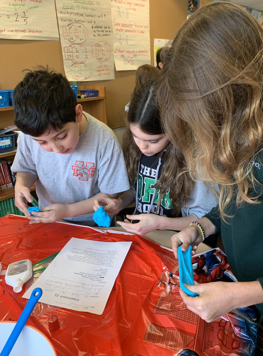 MrsLaschowski's tweet image. A fun provocation in Grade 5! We are beginning our HTWW unit and students worked together to complete an experiment. They recalled the Scientific Method, work collaboratively, and had fun! #yorklearns @theyorkschool