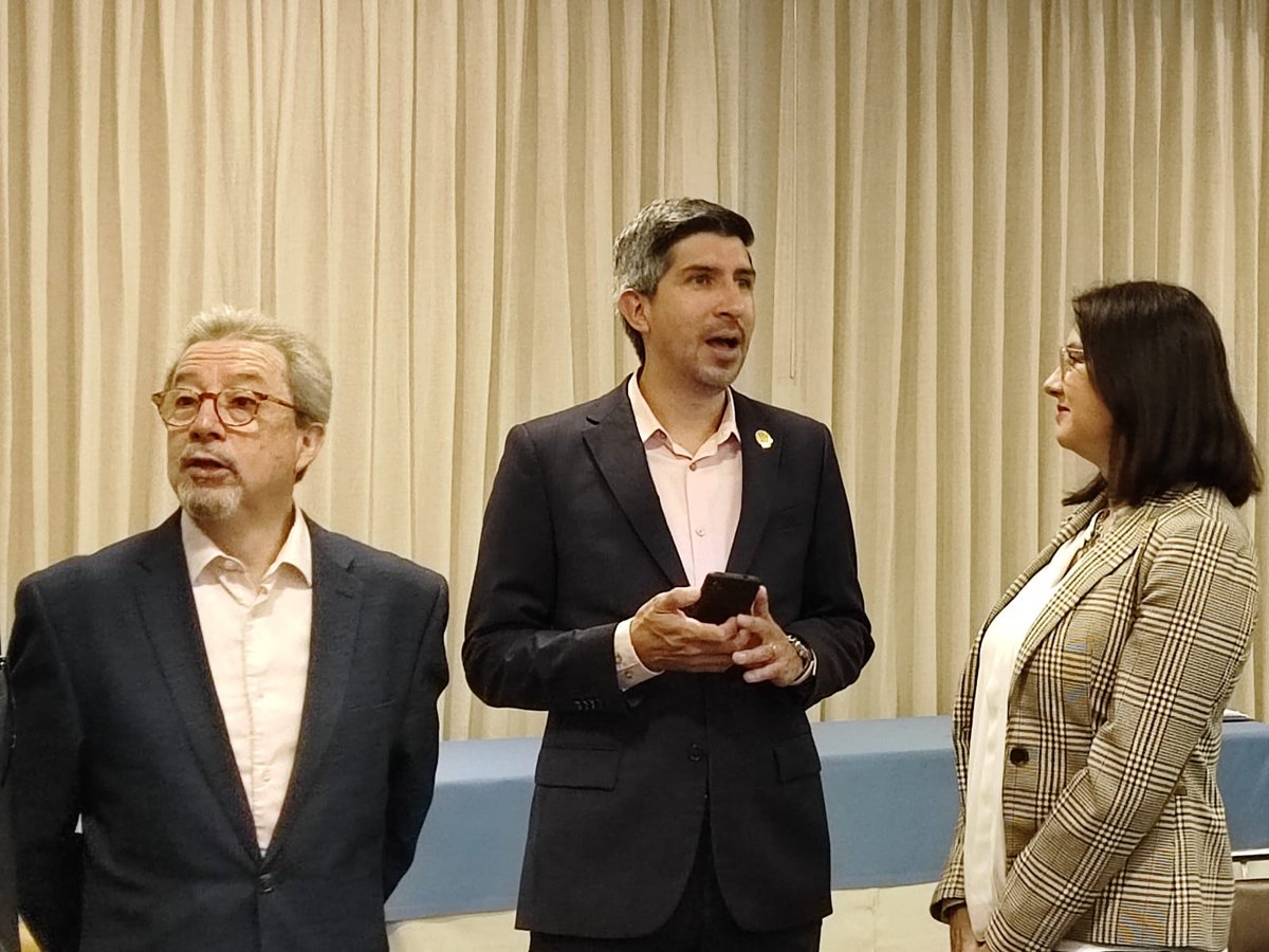 SENAE_Aduana's tweet image. #AduanaEc y @SRIoficialEc realizaron el lanzamiento del taller de arranque del Proyecto de Repotenciación del #Ecuapass.

Este programa busca:

✅Optimizar las operaciones aduaneras.
✅Realizar un eficiente control.
✅Implementar nuevas tecnologías.

🛃🇪🇨💪🏼