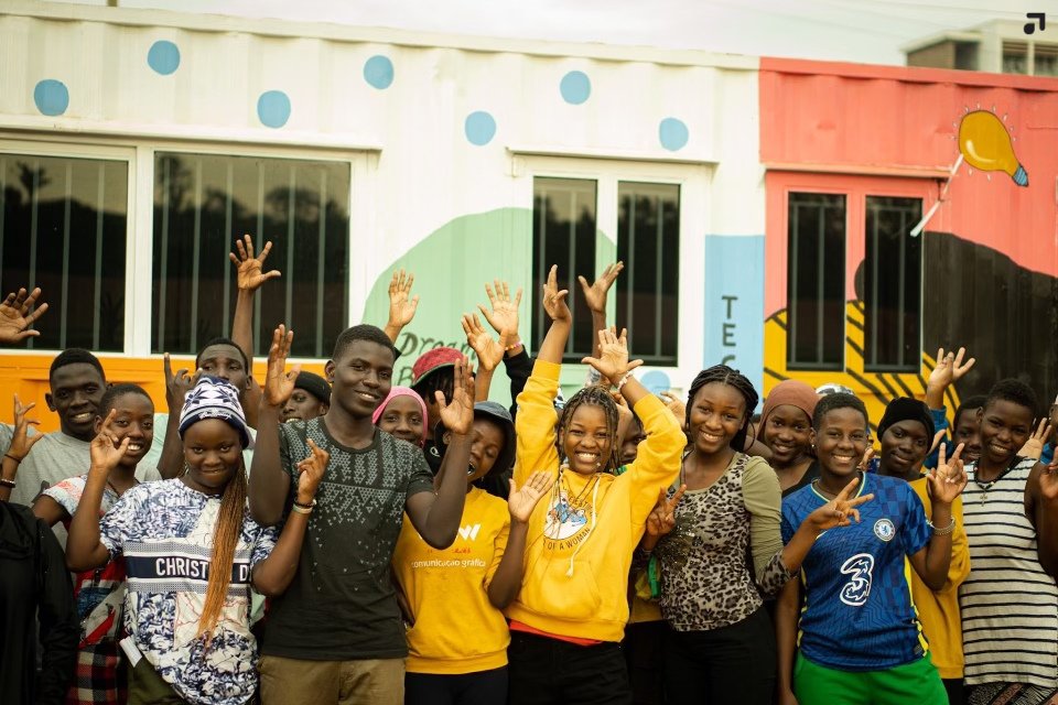 LiftUpcom's tweet photo. Impact Alert: The first Elevate Booth digital classroom funded by Lifters is fully built and functional in Uganda. Education for young people living in the slums is underway, changing the entire trajectory of their lives! https://t.co/jTRPKyepPc