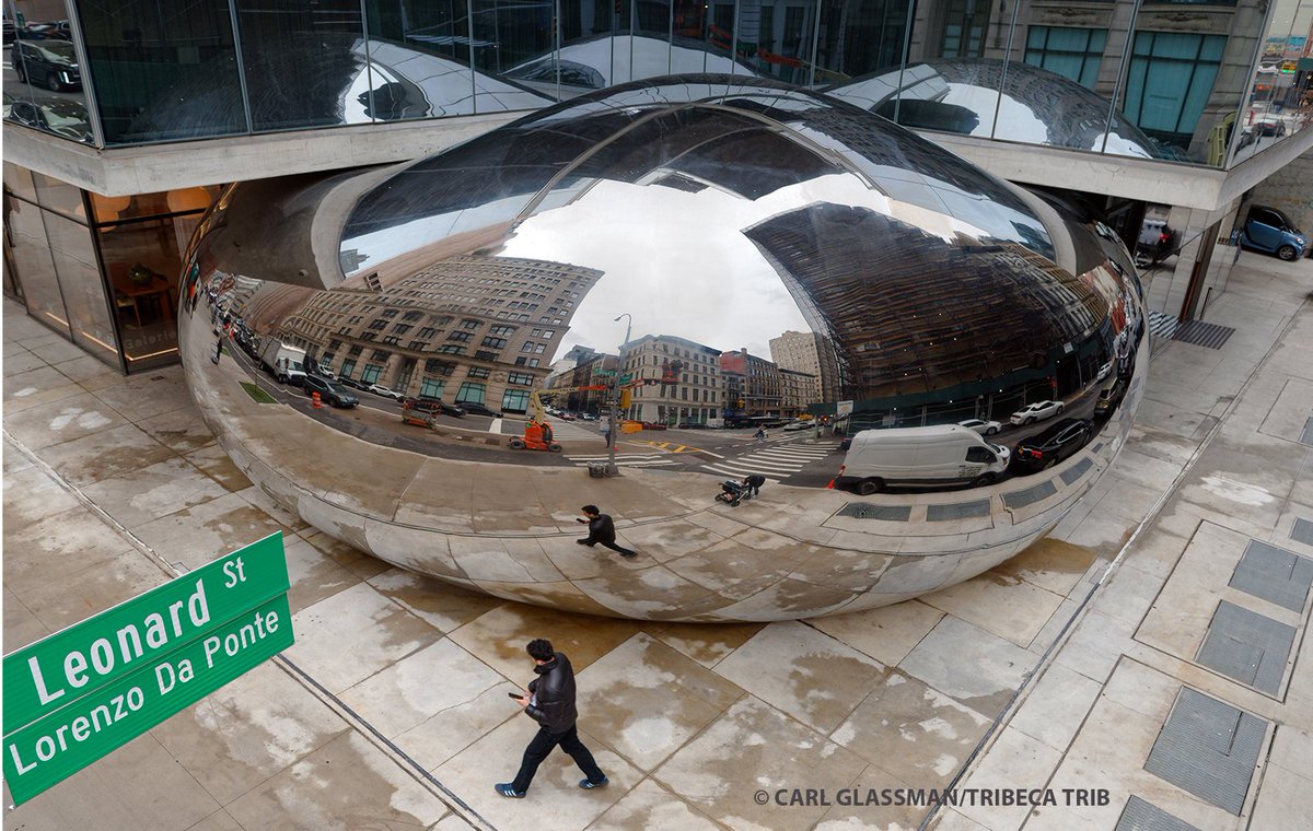 Revealed at last: Anish Kapoor's massive mirrored sculpture in Tribeca. bit.ly/3WVPnyF