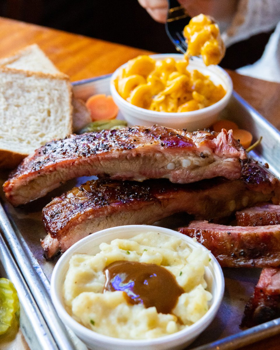 𝐖𝐄'𝐑𝐄 𝐎𝐏𝐄𝐍! 🤠 Make it safely down to any of the Original Black’s BBQ locations — Black's BBQ, Black's BBQ Austin, Black's BBQ San Marcos, and Black's BBQ New Braunfels — to warm up with a tray of barbecue and all the fixin's!