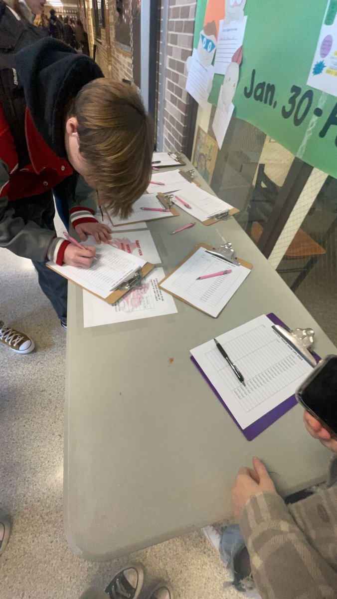 hprhs_gmisyak's tweet photo. SPRING SPORT SIGN UPS 💪🏼‼️🐾 Motivated and Hopeful for another great season of great sports 🏃🏻‍♀️ @SeamusWCampbell @coachcdexter @HighPointSTEM @jacq_mccarthy @DelaneyWildcats @kfenlon67 @BrianEmmaHP @becky_sarno @gogipper #hprwildcats #TopofNJ #wildacts https://t.co/xOw5Ip5BYK