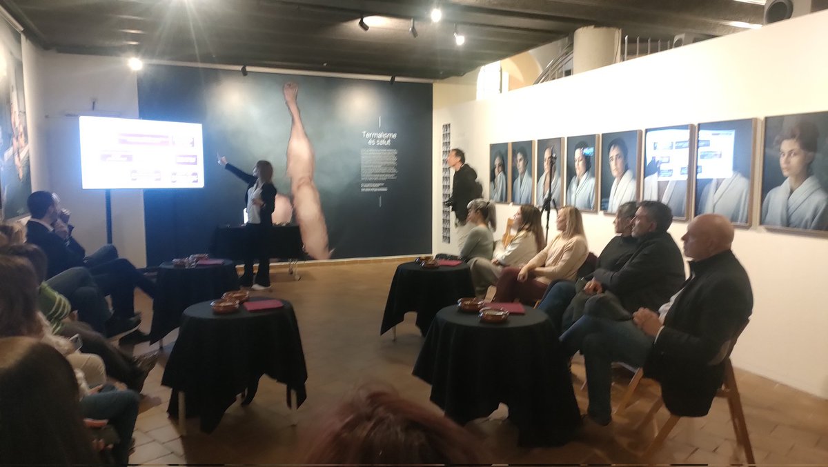Gemma Permanyer (@gpermanyer) on Twitter photo La Dra. Natàlia García Giralt de l'@IMIM_research de l'<a href="/hospitaldelmar/">Hospital del Mar</a> presenta els resultats de la recerca per valorar els efectes de l'aigua termal en pacients amb Covid persistent, feta a Caldes. Constata que millora la fatiga, el dolor i el benestar emocional #infovallès La Dra. Natàlia García Giralt de l'@IMIM_research de l'<a href="/hospitaldelmar/">Hospital del Mar</a> presenta els resultats de la recerca per valorar els efectes de l'aigua termal en pacients amb Covid persistent, feta a Caldes. Constata que millora la fatiga, el dolor i el benestar emocional #infovallès