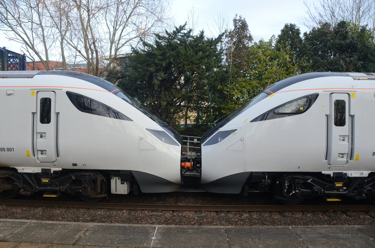MrDeltic15's tweet image. 56081 with Avanti 805003 &amp;amp; 805001 in tow at Melton Mowbray for reversal, then seen later at Thurmaston(Leicester)running as 5Q70 Old Dalby to Oxley CMD @GBRailfreight @AvantiWestCoast @HitachiRailENG @railcamlive @FreightmasterUK @RailwaysToday @RAIL @Clinnick1 #Class56 #Class805