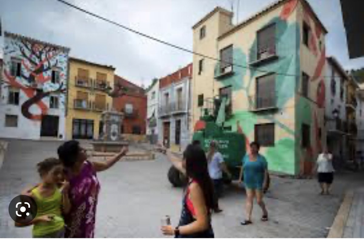 GcGestio's tweet photo. ✴️ Hombre López nos habla de @MIAUFANZARA, un museo al aire libre, una forma alternativa de creación de comunidad y de recuperación de memoria y valores. #ConferenciaEstatal @feagc https://t.co/dGHFXyXOk4