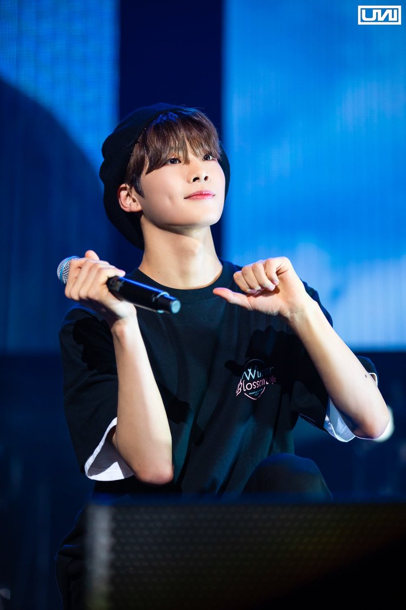 SION_BRASIL's tweet photo. [☕] #FANCAFE | 1st FANMEETING JAPÃO 'WINTER BLOSSOM' FOTOS BEHIND

SION (시온)

#YOUNITE #유나이트 #SION #시온
@YOUNITE_offcl #WINTER_BLOSSOM https://t.co/HopJtrAjKL