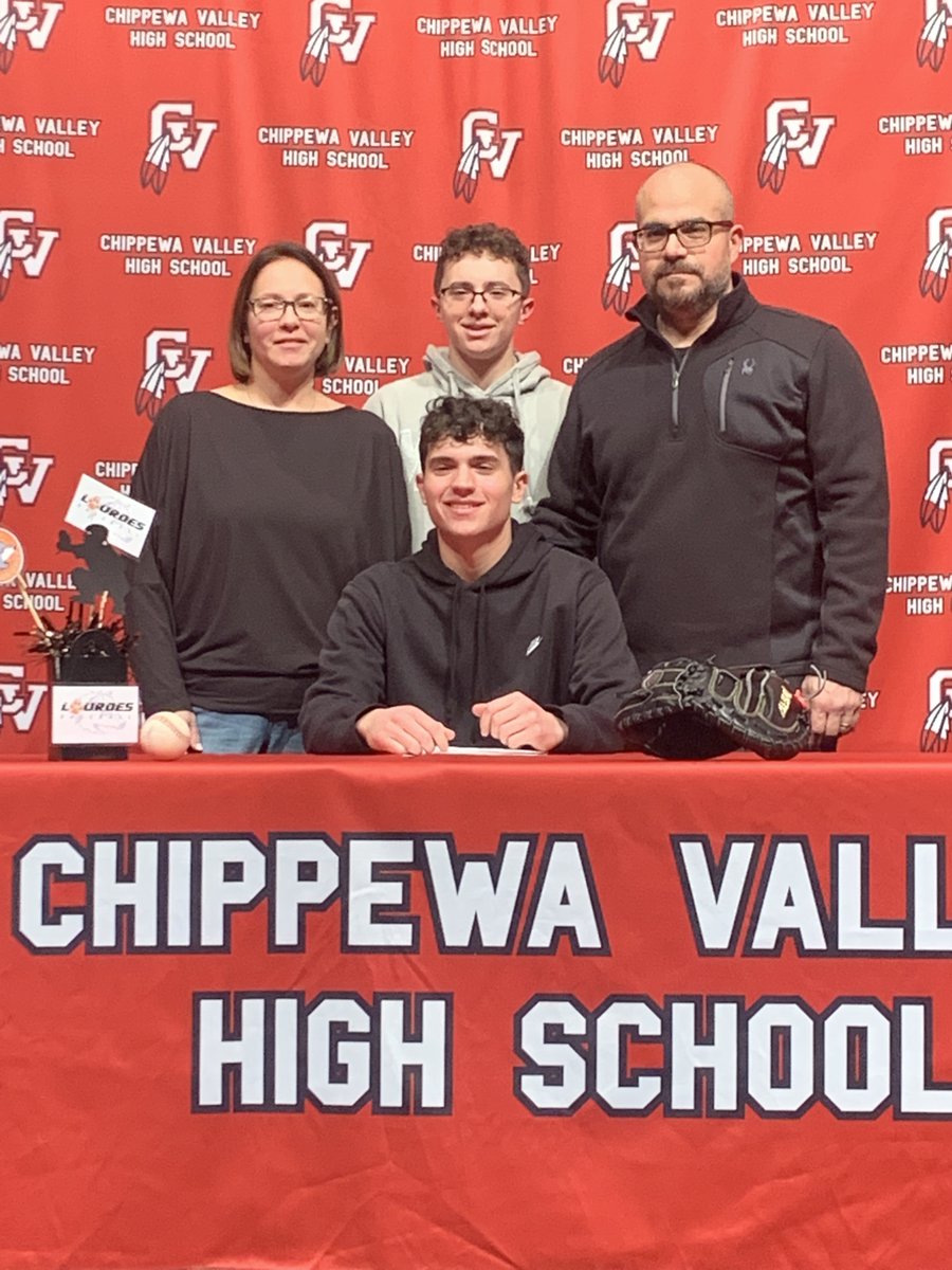 schihl's tweet photo. Congratulation to @JoeyLazzari and his family as he signs to play baseball with @BaseballLourde for next year. Good luck in your future endeavor! #GoBigReds #OnceaBigRed https://t.co/IkFwCBfyPR