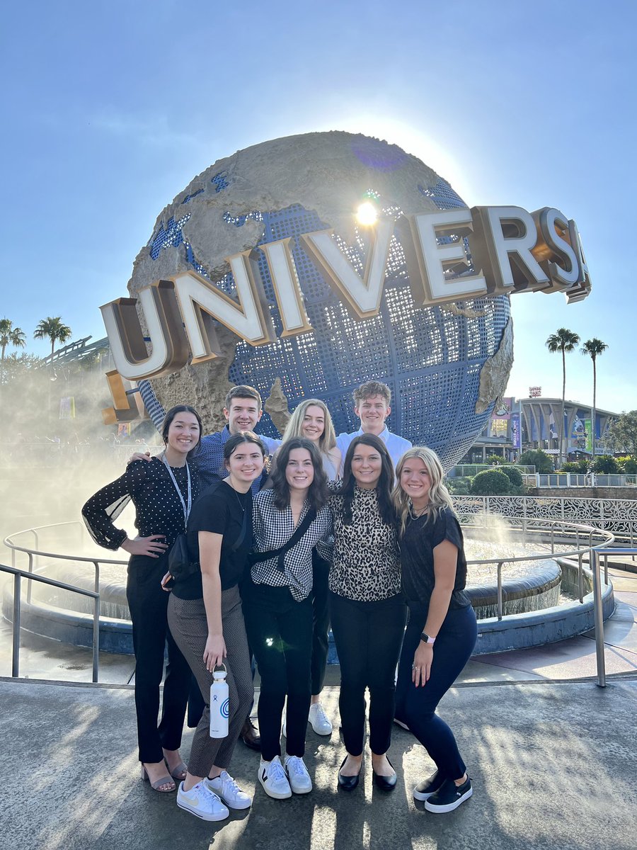 Deca taking on universal!! We enjoyed five wonderful speakers and now to the rides! 🎢🎡 <a href="/DECAInc/">DECA Inc.</a> #DecaSEM