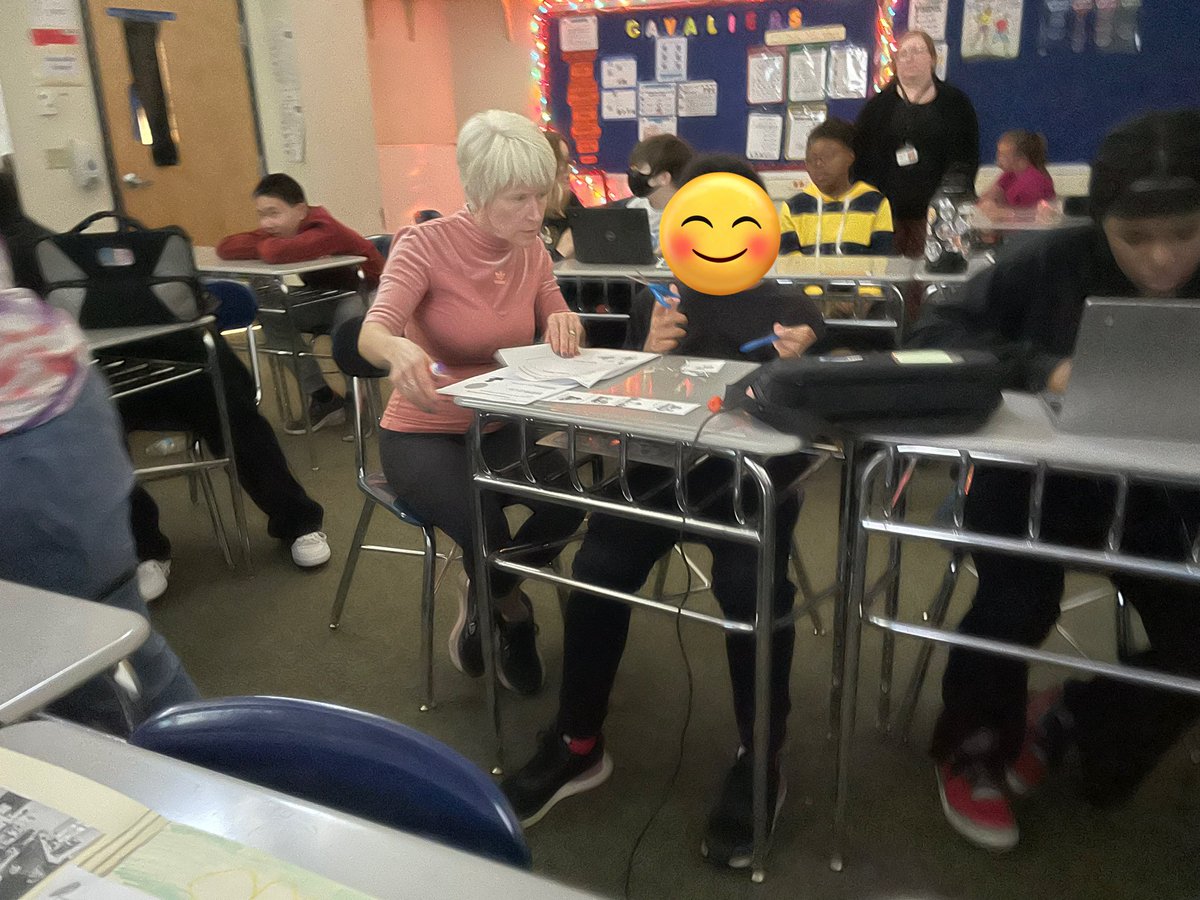 FCPSAdaptedPE's tweet photo. Loved walking into an #InclusiveHealth class seeing Ss purposefully seated w/ peers & some w/ adults to ensure the right amount of support & encouragement were provided. All Ss were working on #dimensionsofwellness & #goalsetting. @FCPSMaryland @RegaliaFCPS @CMSCavalier @NealCase https://t.co/b3hI8S835e