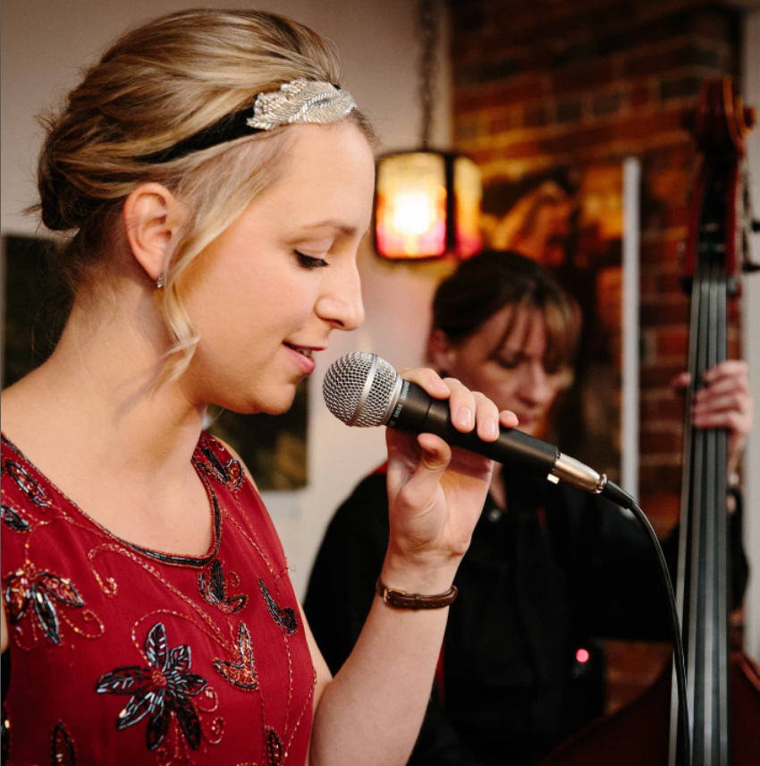 Sundays were made for dining in style and enjoying the dulcet, jazzy tones of Jennifer Maslin.#sundayroasts #hythe #violinist #hythebeach #seaside #Swingatthewaterfront #jazzclub #swingnight #thewaterfronthythe #sundayroast #jazzmusic #coastalliving #hythekent #madeinkent