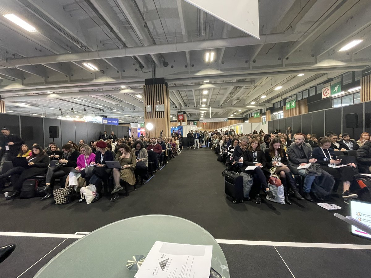 SevLoureiro's tweet image. #hrtechfr on a fait salle comble lors de la table ronde consacrée à la #marqueemployeur avec @CozMathilde Sara Lupi, animée par @AlexiaBorgtv 
@HRTechFR