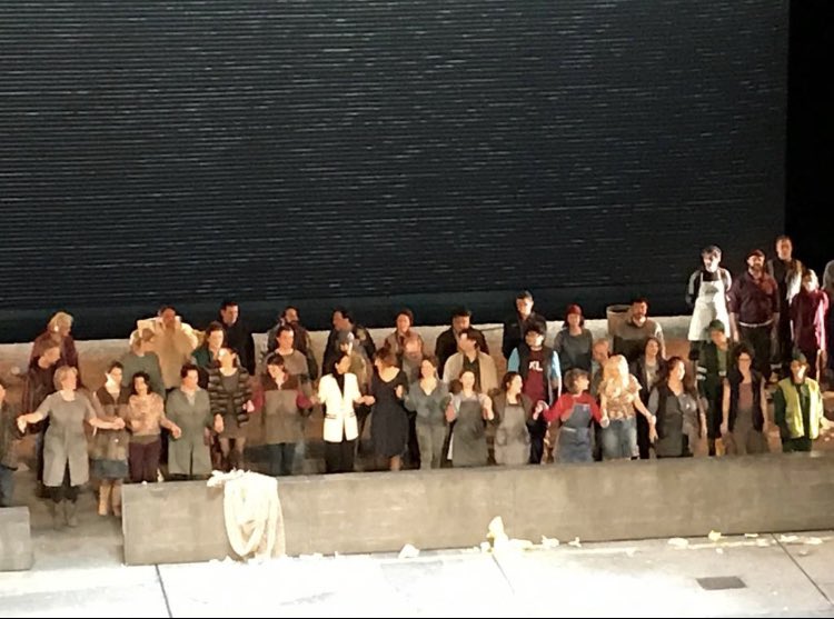 ValRenauld's tweet image. Une magnifique mise en scène de @deborahwarner59 avec un excellent @fatboyclayton qui vous plongent dans la rudesse de cette œuvre de #BenjaminBritten #PeterGrimes @operadeparis