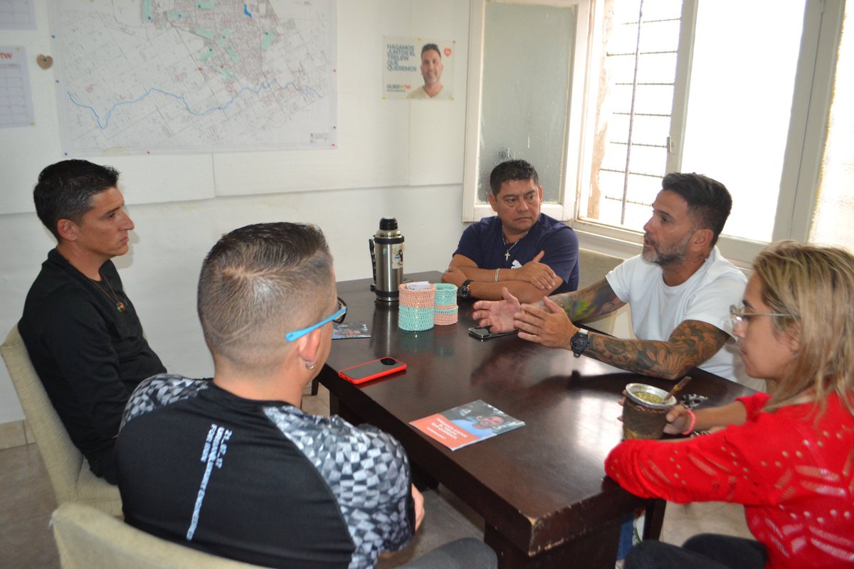 Seguimos sumando Junto a los  artistas locales 🫶🏻 

Facundo y Hernán Carrasco son reconocidos folkloristas de Trelew, charlamos con Tedi González

Apoyemos el arte local. ¡Sumate!

#Trelew #Chubut #PabloMamet #QuieroTrelew #Artistas