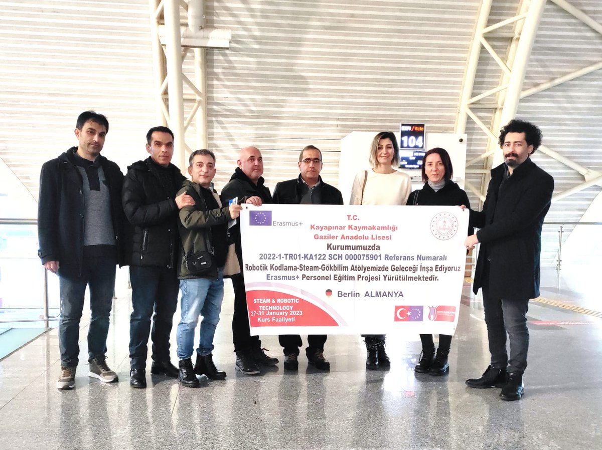 GazilerL's tweet photo. Türkiye Ulusal Ajansı tarafından desteklenen 2022-1-TR02-KA122 SCH 000075901 referans numaralı Robotik Kodlama STEAM Gökbilim Atölyemizde Geleceği İnşa Ediyoruz adlı projemizin personel hareketliliği kapsamında Berlin/Almanya'da gerçekleştirdiğimiz kursumuz başarıyla tamamlandı. https://t.co/xLGXs8kDlo