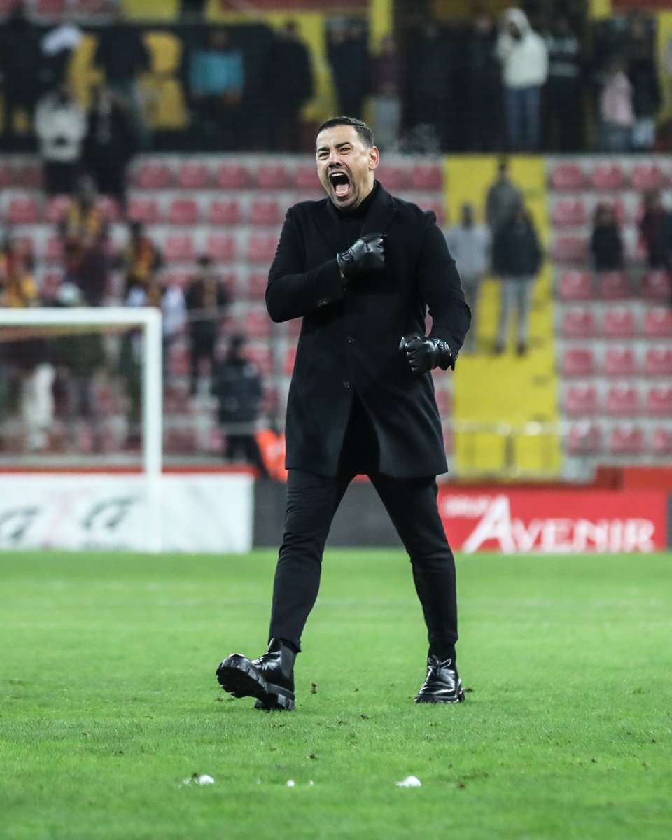 KayserisporFK's tweet photo. 😎 Hayallerimiz bütçelerden büyük. 💪 https://t.co/XNG8tvQbgM